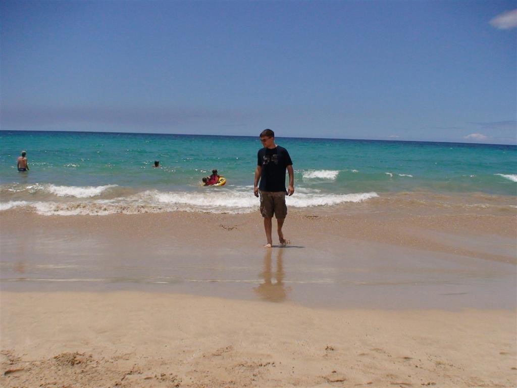 brianathapunabeachthisisthebestbeacheverwarmwateandagreatsurfnottobemissed.jpg