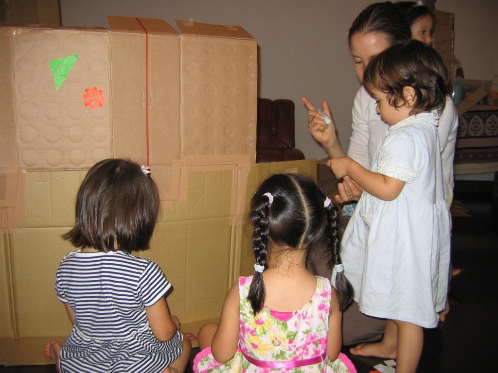 thekidsdecorateahouse.jpg