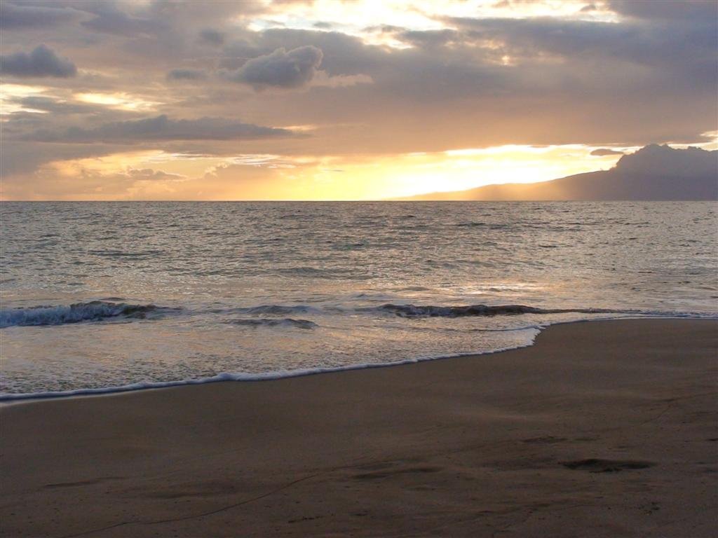 sunsetcomestothebeach.jpg