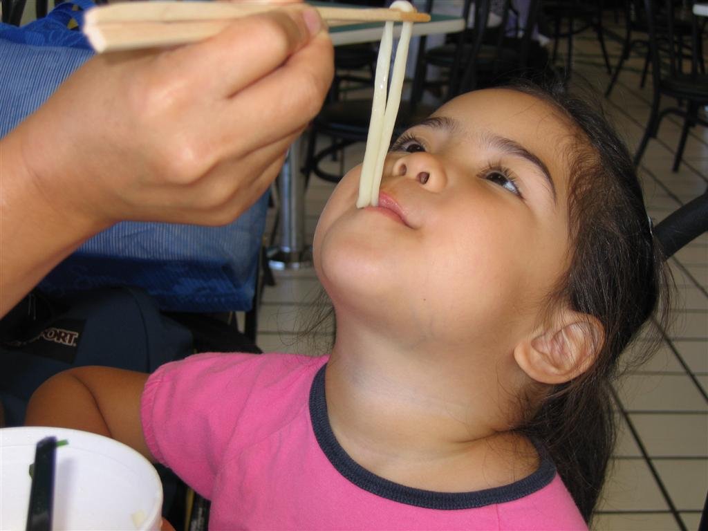 allygetsherselfreadyforthejapantripbyeatinganudonnoodle.jpg