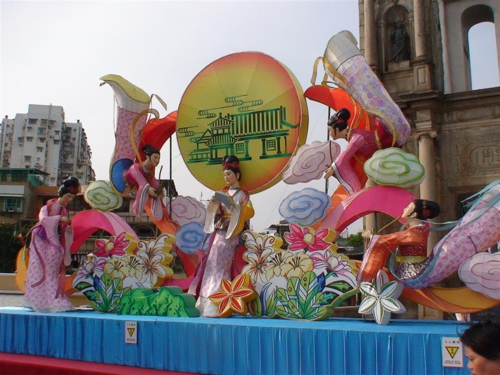 acolorfuldisplayoutsidethechurchgate.jpg