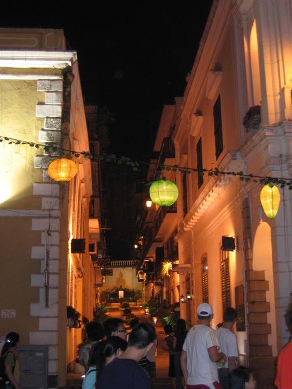 anarrowstreetatnight.jpg