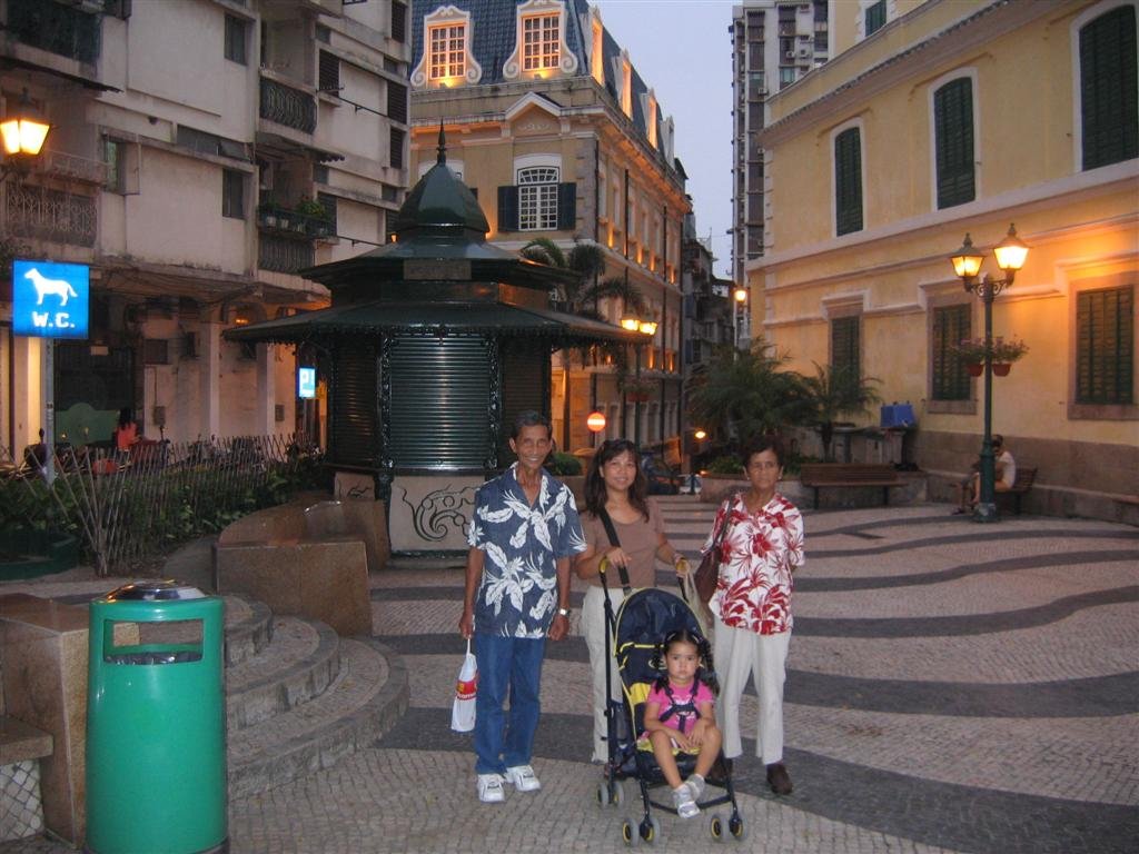 groupphoto.jpg
