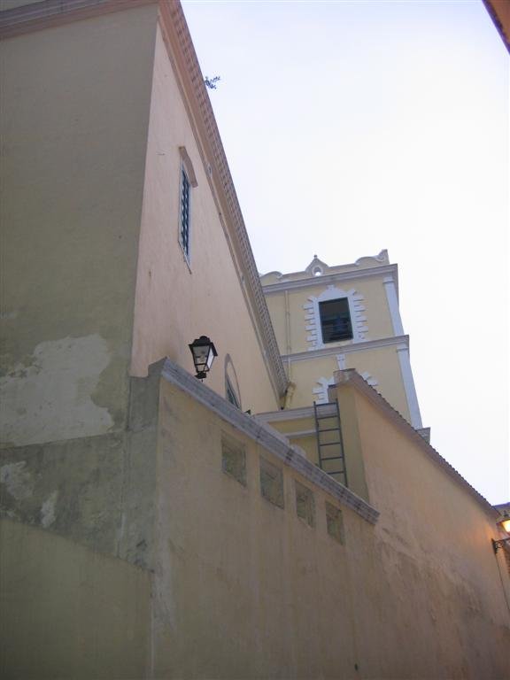 lookingupatabuilding.jpg