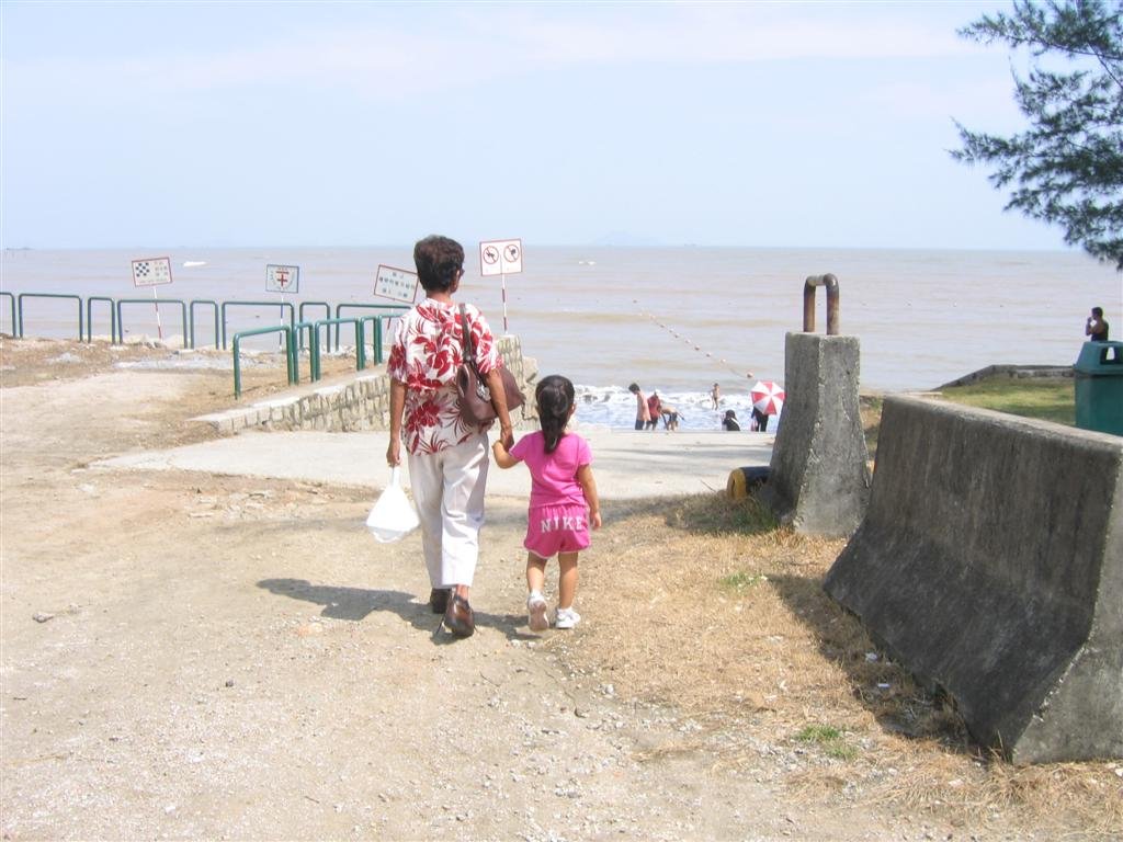 nexttofernandosisablacksandbeach.jpg
