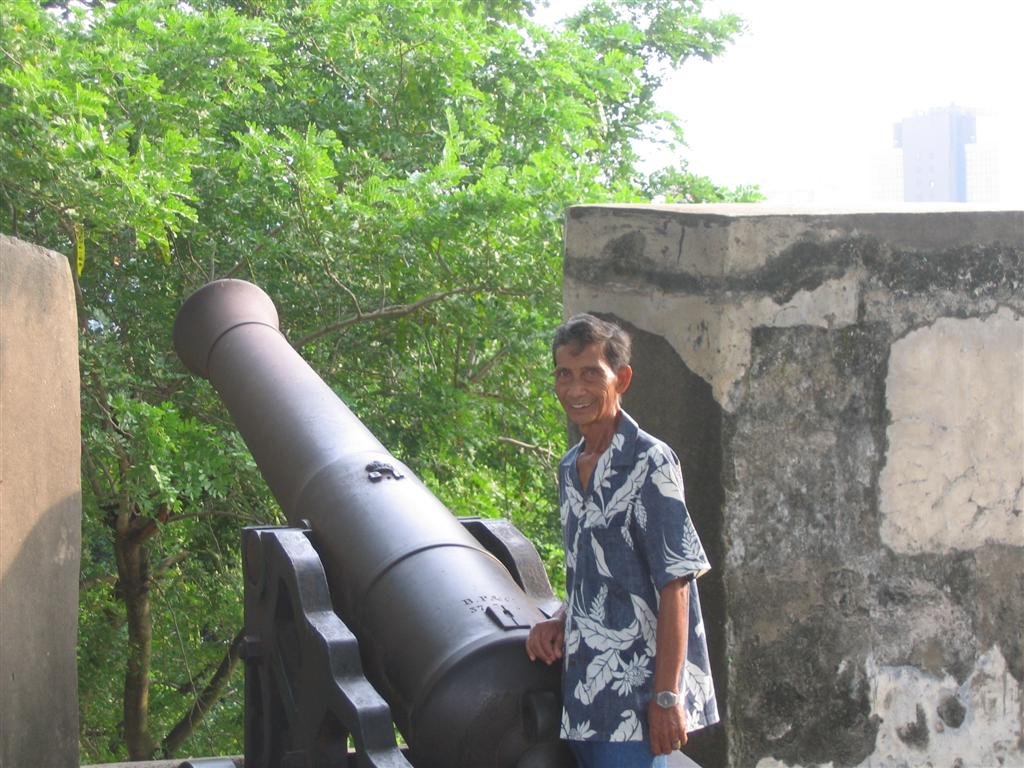 tatayusesacannontodefendmacau.jpg