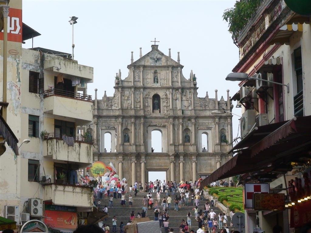 thefrontofachurchgate.jpg